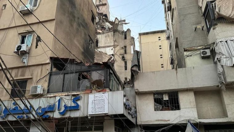 El edificio atacado está situado en una zona de Beirut considerada bastión de Hezbolá. Foto: BBC