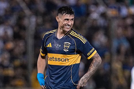 Adam Bareiro marcó un doblete en su debut con Boca.