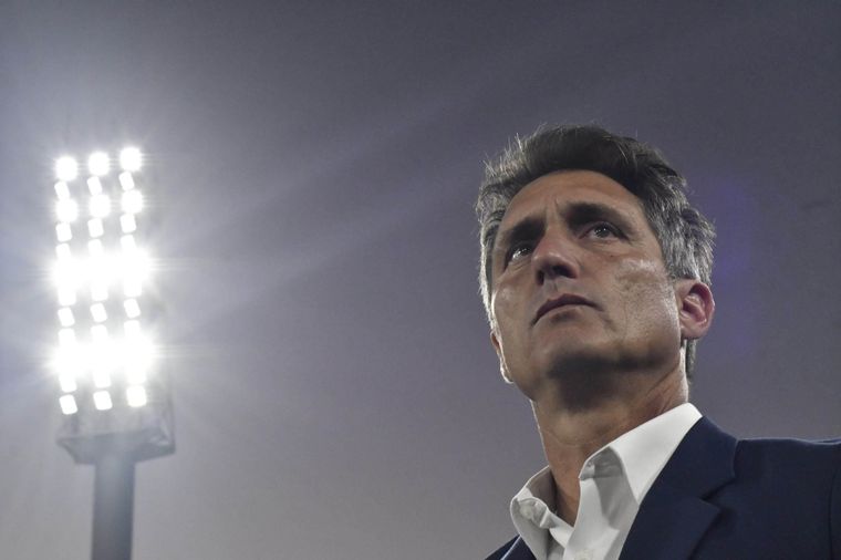 El enojo de Barros Schelotto con el arbitraje en la derrota agónica de Vélez ante Rosario Central. Foto: Fotobaires