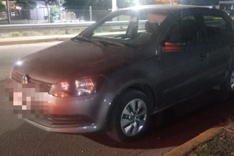 El Volkswagen Gol que trasladaban los sujetos con antecedentes detenidos en Guaymallén.&nbsp;