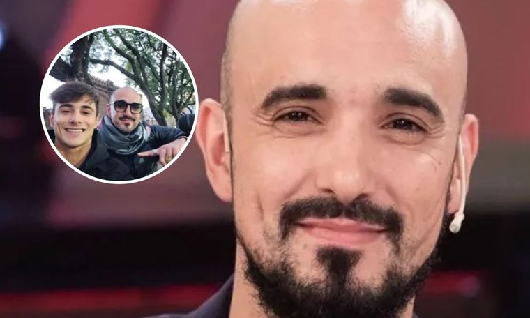 Abel Pintos tuvo un conmovedor gesto con un cantante callejero. El músico se cruzó con un joven que estaba cantando en la calle.