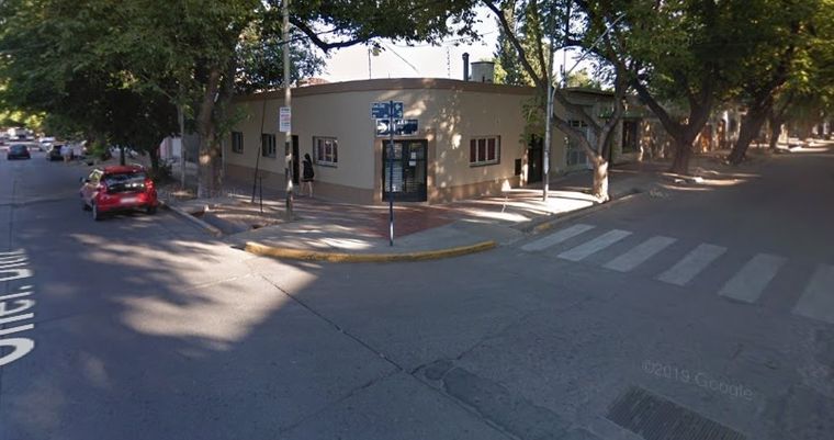 La esquina donde el joven chocó contra un tráiler a bordo de su moto