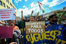 Los migrantes indocumentados han protestado en Portugal contra el endurecimiento de las políticas migratorias.