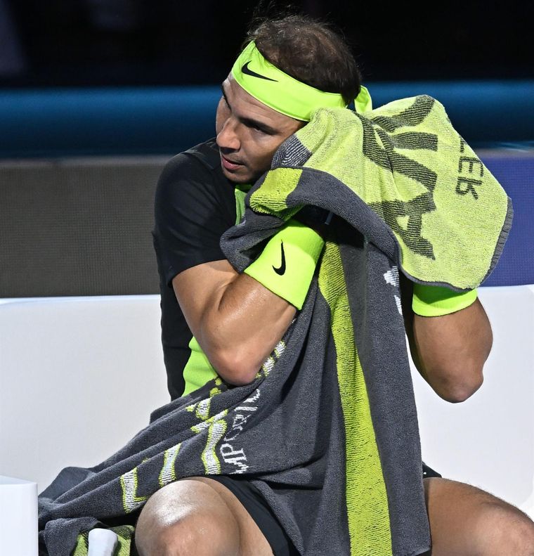Rafael Nadal volvió a perder y su clasificación depende de un milagro. Foto: EFE