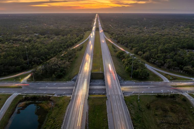 La autopista de la Ruta 19 completará un corredor estratégico entre Córdoba y Santa Fe, clave para el transporte de carga y la integración regional (imagen ilustrativa).