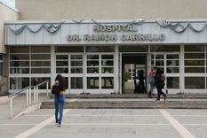 Tras ser rescatada del incendio, la familia fue trasladada al Hospital Carrillo para recibir atención médica. Foto: ALF PONCE MERCADO / MDZ