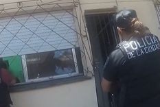 El procedimiento tuvo lugar en una vivienda ubicada en la calle Cosquín al 1200 de Liniers. Foto: captura de pantalla. El procedimiento tuvo lugar en una vivienda ubicada en la calle Cosquín al 1200 de Liniers. Foto: captura de pantalla.