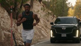 Michael B. Jordan como Adonis Creed, el hijo del gran Apolo.