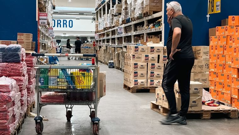 La importación de alimentos vía courier deberá ser para uso individual. Foto: EFE