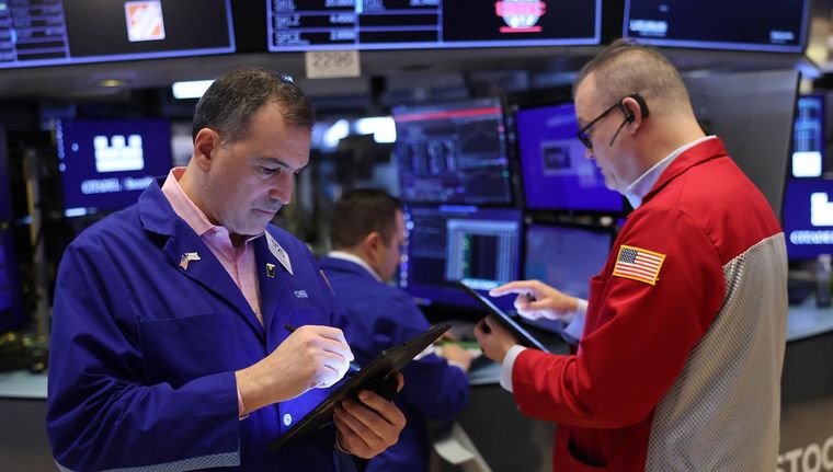 Los papeles de empresas argentinas cotizan en alza en Nueva York, en una jornada positiva para los mercados globales. Foto: EFE