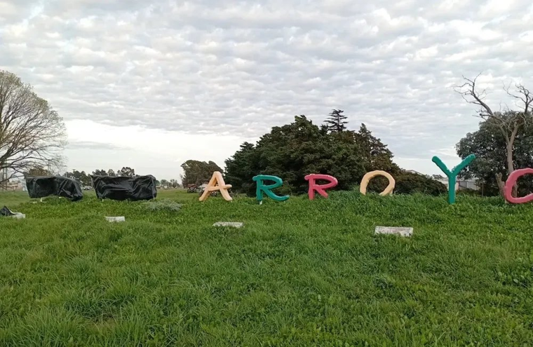 Tres Arroyos fue testigo de un irónico mensaje a Espert y Santilli.