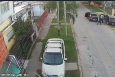 video: iba a buscar a su padre para vacunarse y le robaron el auto