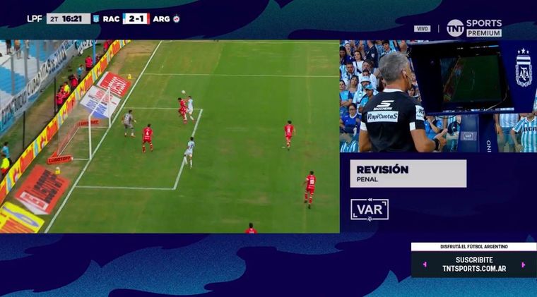 Hernán Mastrángelo la vio en pantalla y no cobró penal para Racing por una mano de Sebastián Prieto.