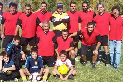 MDZol | El equipo de Amigos en la tarde del sábado. Foto: Fabián Segura