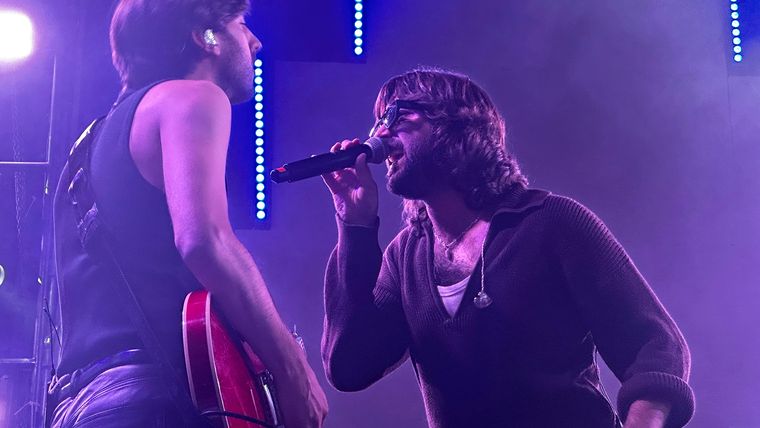 Unas 10.000 personas colmaron el Multiespacio Cultural en una jornada histórica para el indie. Unas 10.000 personas colmaron el Multiespacio Cultural en una jornada histórica para el indie.