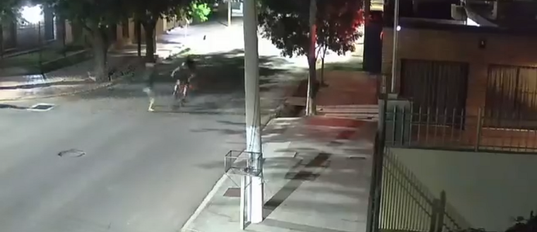 El momento del robo. Foto: captura de video.