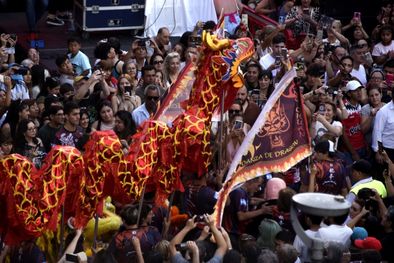 MDZol | El sábado 25, cientos de argentinos se acercaron al Barrio Chino de Buenos Aires para celebrar el año nuevo chino Foto: Juan Mateo Aberastain Zubimendi / MDZ.