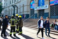 Varios edificios de la Universidad de la República fueron evacuados. Foto: El Litoral