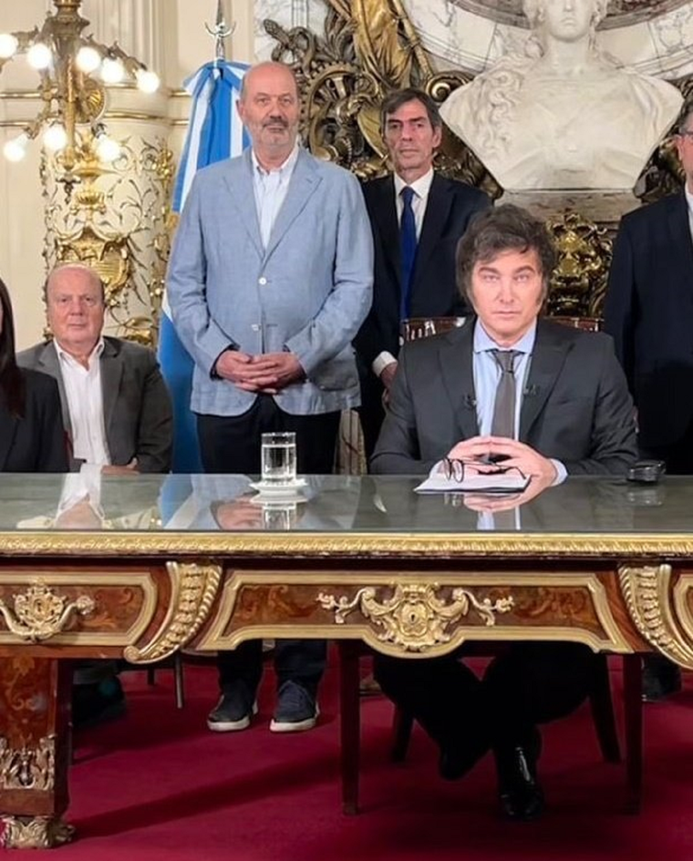 Federico Sturzenegger junto a Javier Milei Foto: X