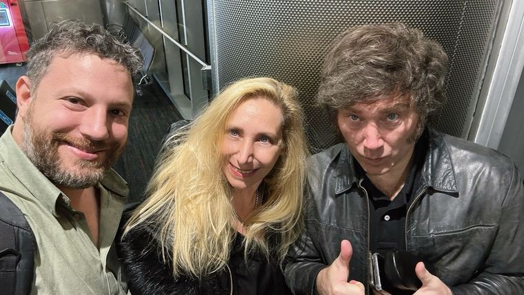Santiago Oría, Karina Milei y el presidente antes de emprender el viaje a Estados Unidos Foto: Noticias Argentinas