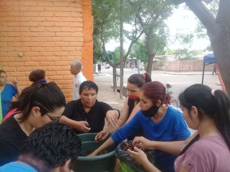 El comedor y merendero del barrio San Martín da de comer a cientos de familias de los barrios cercanos