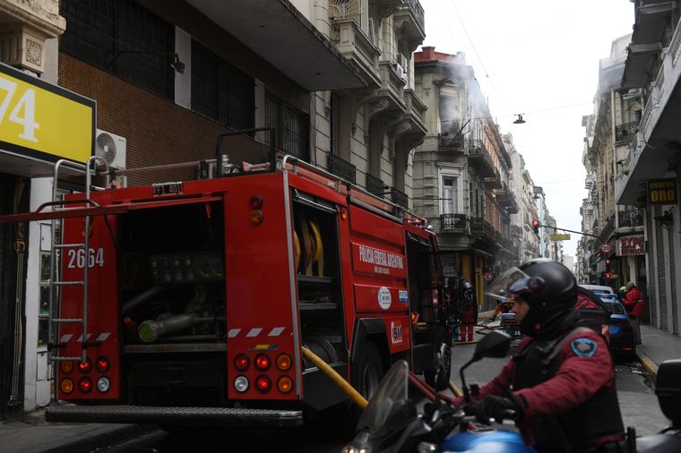 El saldo del incendio en Francisco Bilbao al 3600, en la Ciudad de Buenos Aires, fue de un muerto y dos heridos