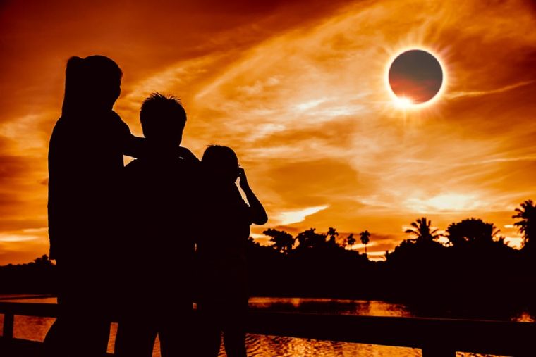 El próximo eclipse será solar y parcial. Foto: Shutterstock