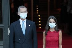 La alfombra roja de la opera contó con la presencia de grandes personalidades.