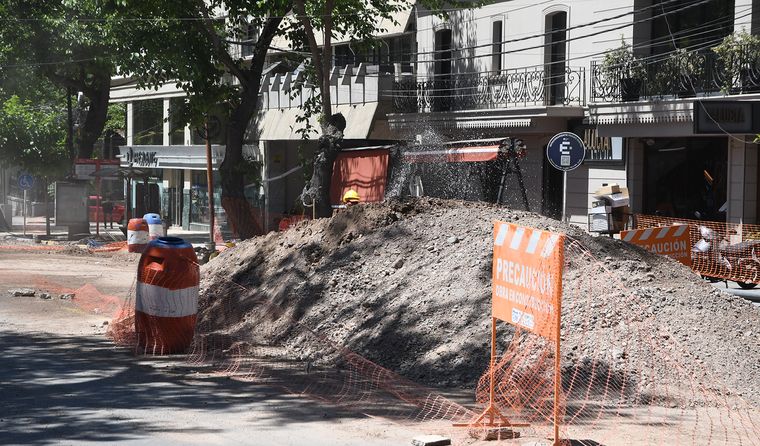 La remodelación de la calle Sarmiento comenzó los primeros días de julio.