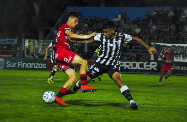 Gimnasia y Brown disutan un duelo clave. Foto: Prensa Brown de Adrogué