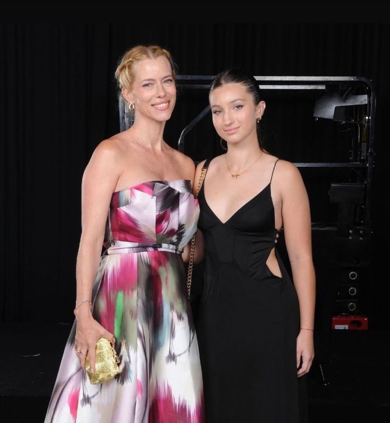 ¡Votá en la encuesta por tu look favorito de este evento chic! Foto: Instagram