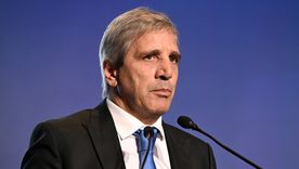 Licitación: Luis Caputo sale a renovar $8,3 billones y busca captar más divisas con los bonos en dólares. Licitación: Luis Caputo sale a renovar $8,3 billones y busca captar más divisas con los bonos en dólares.