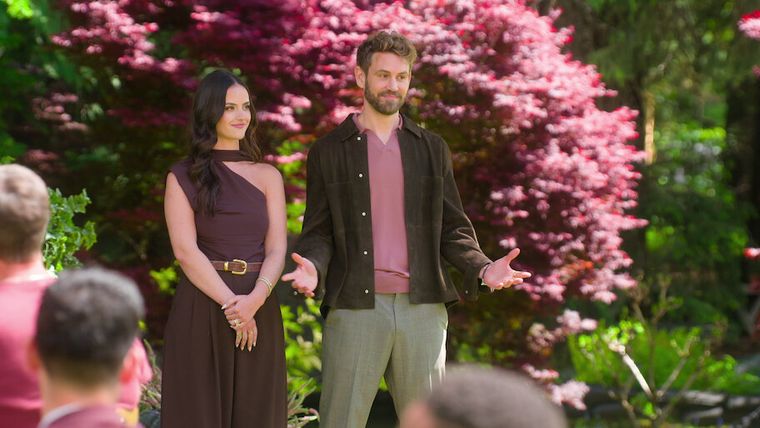 La edad del amor llegará pronto a Netflix, mientras tanto puedes disfrutar de La luz que aún nos guía. La edad del amor llegará pronto a Netflix, mientras tanto puedes disfrutar de La luz que aún nos guía. 