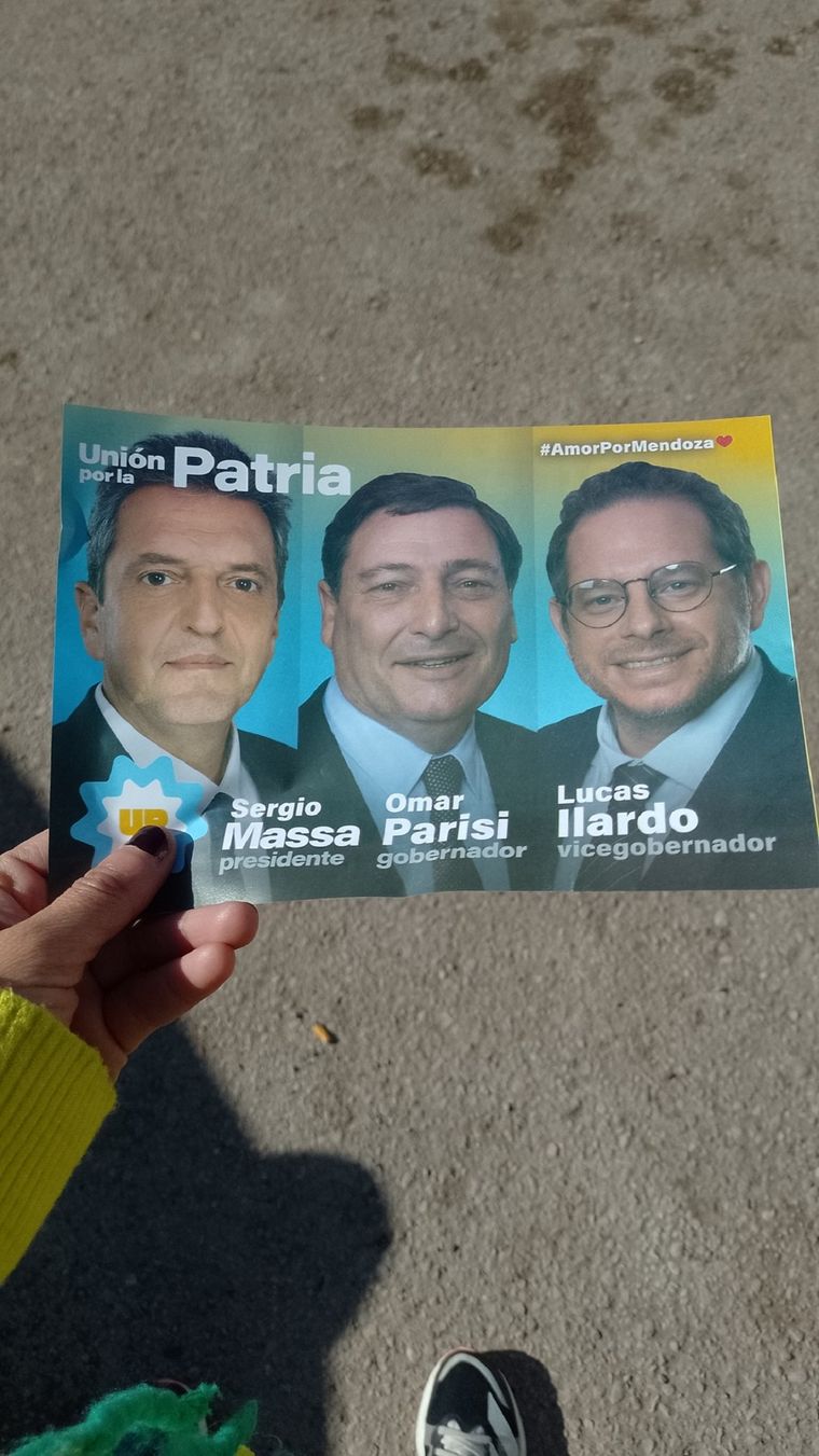 La boleta que muestra a Sergio Massa, Omar Parisi y Lucas Ilardo Foto: Twitter @SoniaQuiroga_