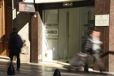 El dólar alcanza un nuevo máximo en más de un mes.&nbsp;