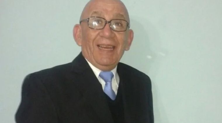 Clases particulares El hombre daba clases a un niño e intentó generar un vínculo con él.