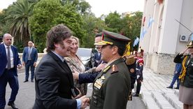 Javier Milei dispuso una serie de cambios clave en los cargos jerárquicos de las Fuerzas Armadas. Javier Milei dispuso una serie de cambios clave en los cargos jerárquicos de las Fuerzas Armadas.