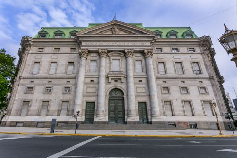 El Banco Nación, el mayor banco del país por activos aparece en el puesto 23 del ranking latinoamericano, en un listado que encabezan las entidades brasileñas y mexicanas. El Banco Nación, el mayor banco del país por activos aparece en el puesto 23 del ranking latinoamericano, en un listado que encabezan las entidades brasileñas y mexicanas.
