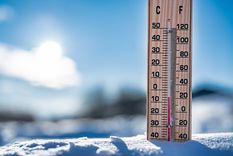 Generalmente se piensa que el mínimo registro de temperatura en una jornada es a mitad de la noche o a la madrugada, pero no es así. Foto: Shutterstock