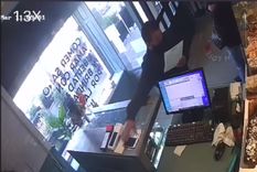 video: se hacen pasar por clientes y roban en restaurantes de mendoza