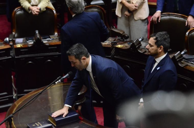 Luis Petri juró como diputado nacional.