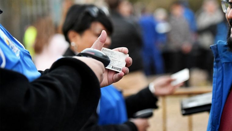 Seis personas fueron detenidas en la previa del encuentro entre Godoy Cruz y River Foto: Santiago Tagua/MDZ