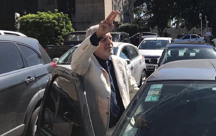 Marzo 2020 De Vido saliendo de Comodoro py cuando fue excarcelado en la causa Rio Turbio donde estuvo preso 900 días entre el penal de Marcos Paz, el de Ezeiza y en su casa de Zárate.