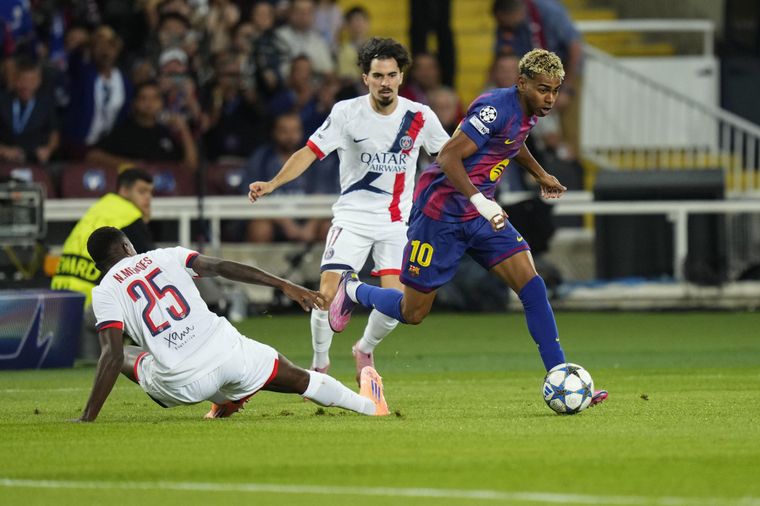 Lamine Yamal desplegó toda su magia ante el PSG.