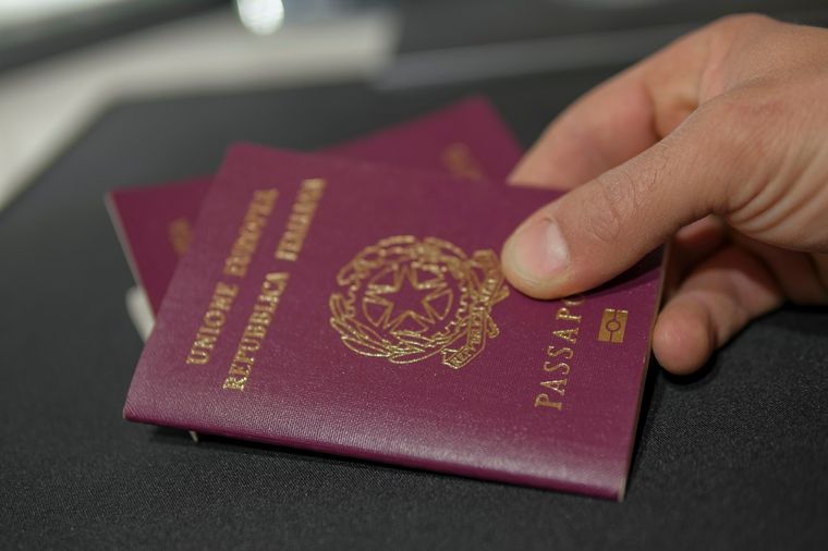 Desde el 28 de marzo, solo pueden solicitar la ciudadanía los hijos y nietos de italianos nacidos en Italia. Foto: Shutterstock