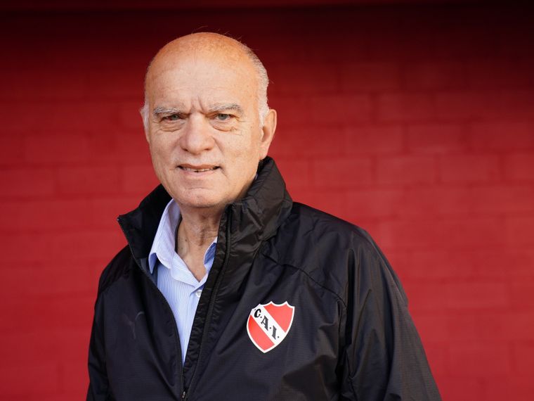Néstor Grindetti no se guardó nada y chicaneó a Racing a días del clásico en el Cilindro.