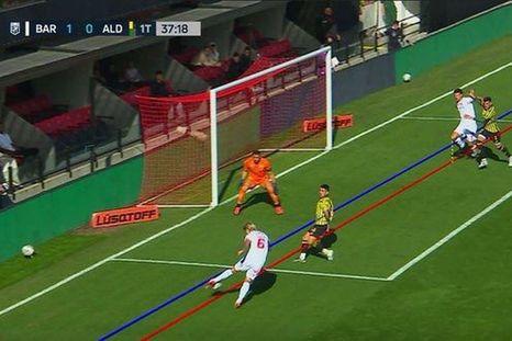 El polémico trasado del VAR para convalidar el 1-0 de Facundo Bruera para el Barracas de Ruben Darío Insua ante Aldosivi. El polémico trasado del VAR para convalidar el 1-0 de Facundo Bruera para el Barracas de Ruben Darío Insua ante Aldosivi.
