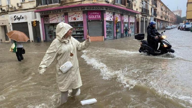 Málaga ha visto las primeras inundaciones por las tormentas. Foto: EPA