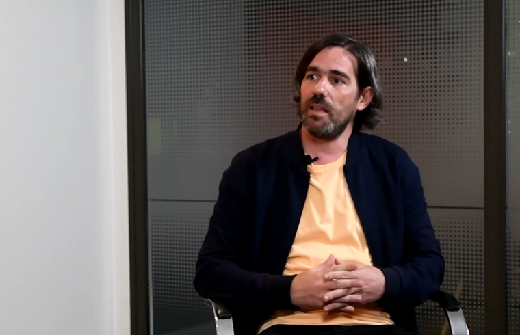 Nicolás Del Caño en la redacción de MDZ Online Foto: Maximiliano Ríos / MDZ