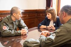 Bullrich con Nahuel Gallo en el Senado